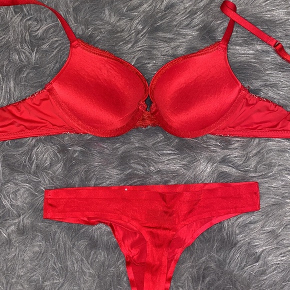 Plunge Push-Up Bra Set - Picture 6 of 6